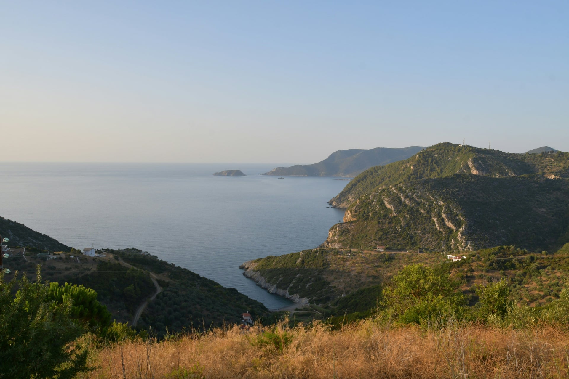Les Pistes Sauvages du Sud Corse : deux formats d'aventure entre maquis, montagne et Méditerranée