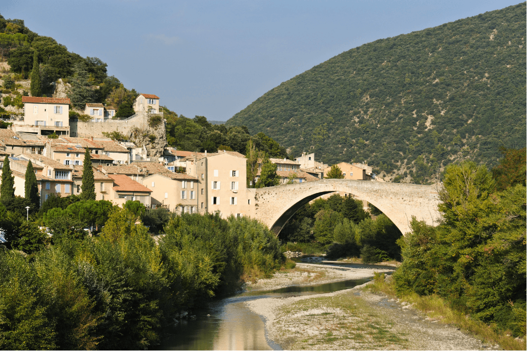 Drôme du Sud & Baronnies provençales à moto : trois jours entre Vercors, patrimoine et routes du Sud