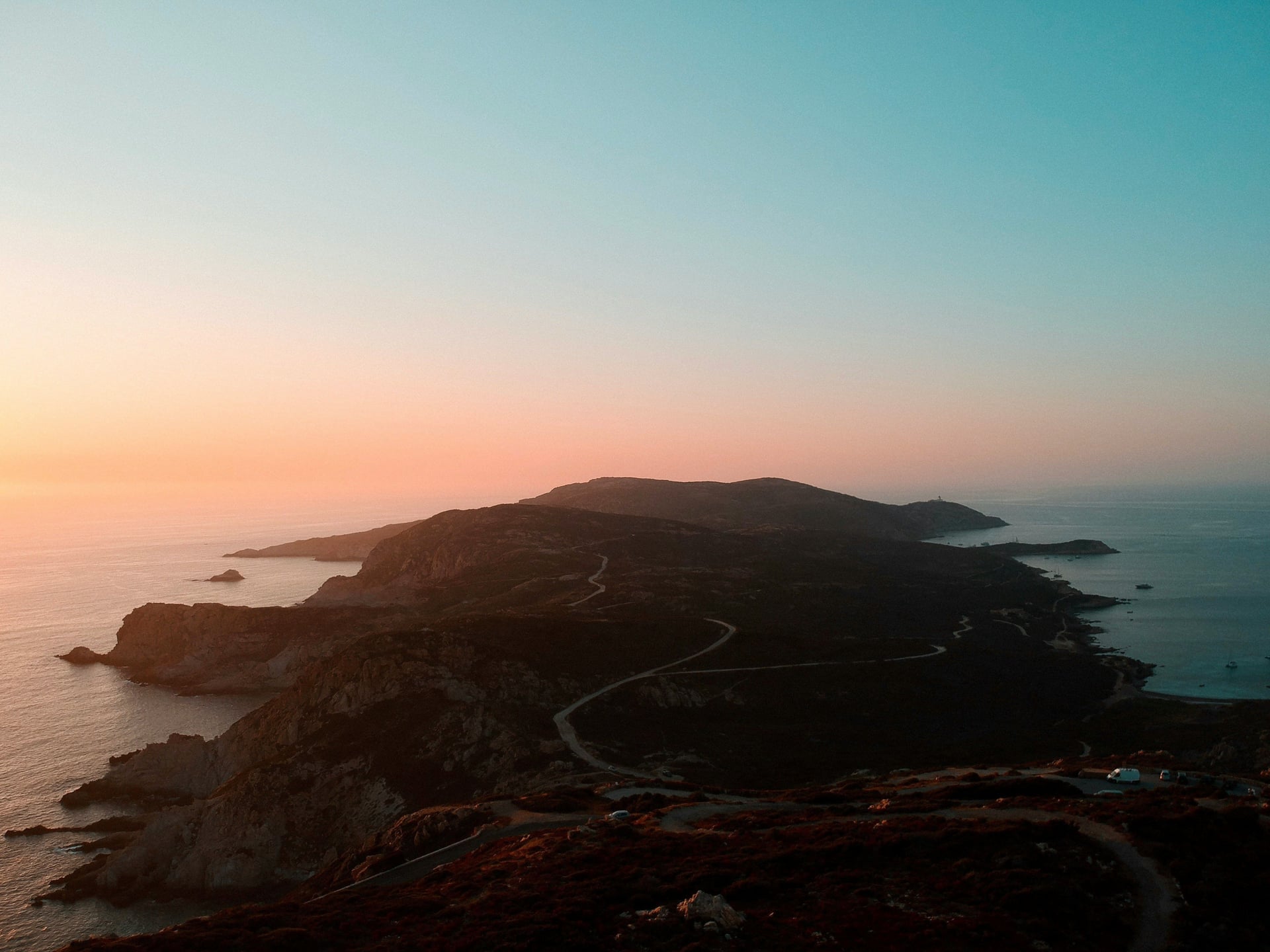 Grande Traversée Corse : sept jours d'aventure off-road entre maquis, montagnes et Méditerranée