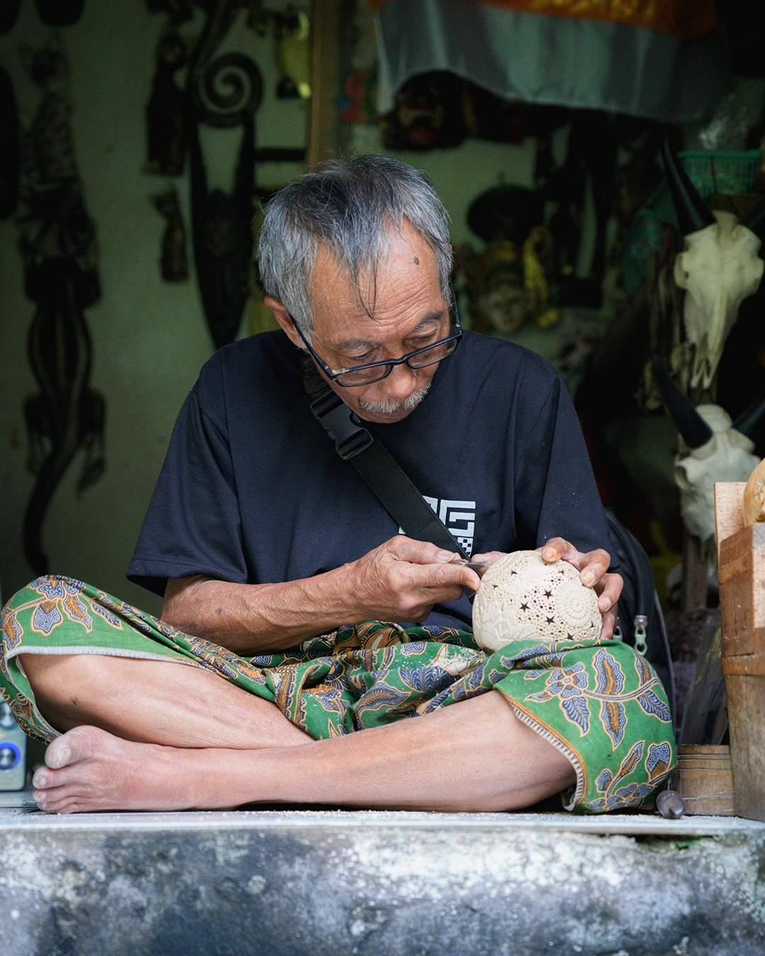 Artisan balinais à l’œuvre